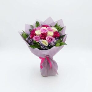 15 mix color roses with accessories