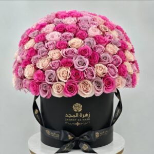 Mix 150 roses inside the box